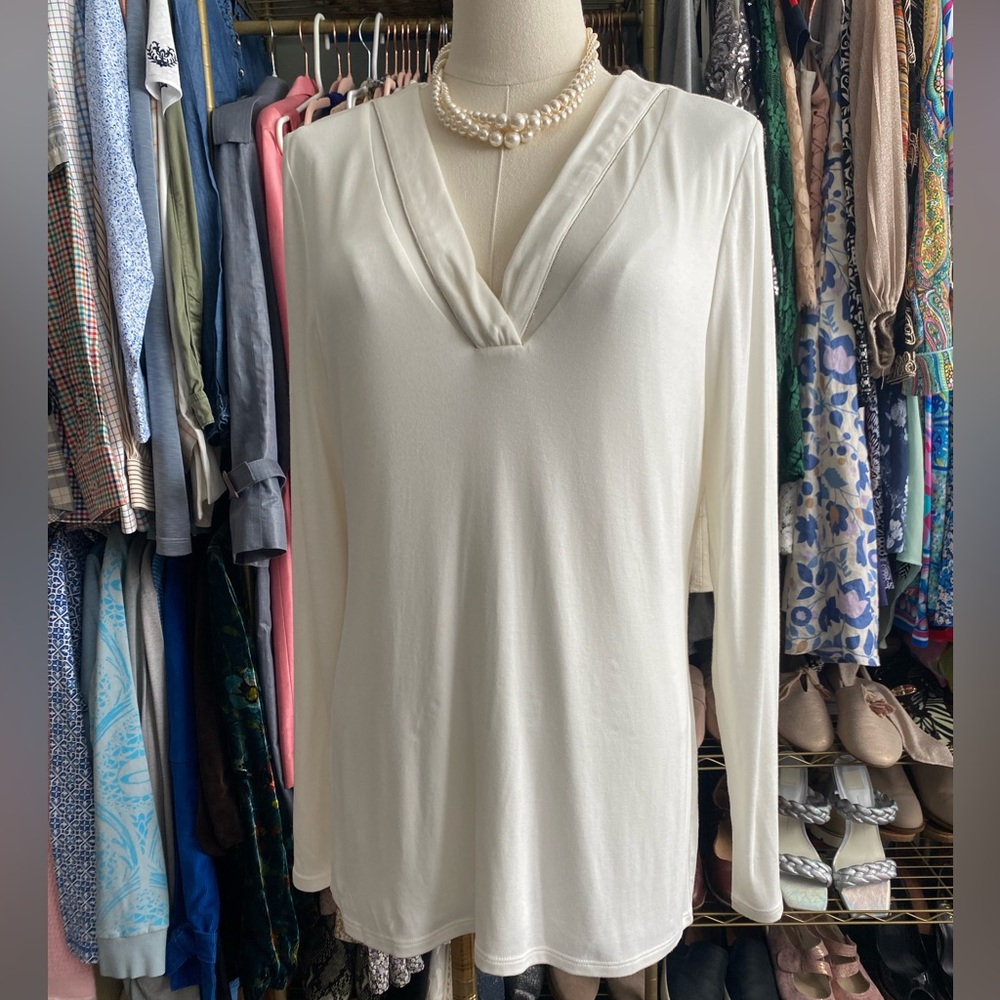 White House Black Market Long Sleeves, V-neck Top. Size Medium